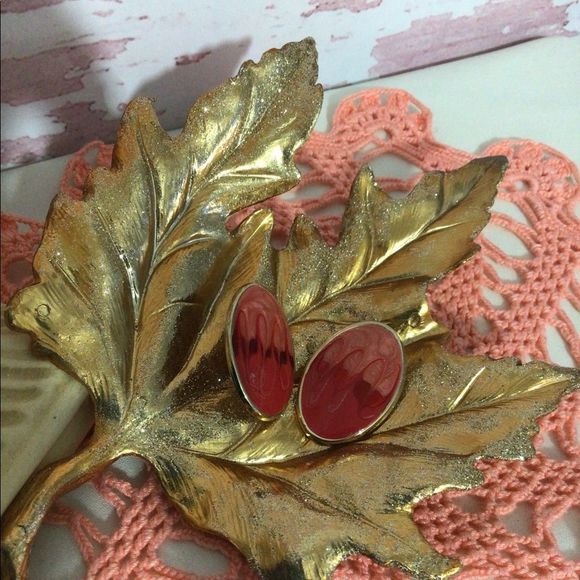Vintage 80’s Enamel Earrings Gold Metal Base Red Pink Swirls Oval Earrings Post - Picture 4 of 14